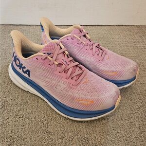 Hoka Sneakers 7.5 Wide Pink